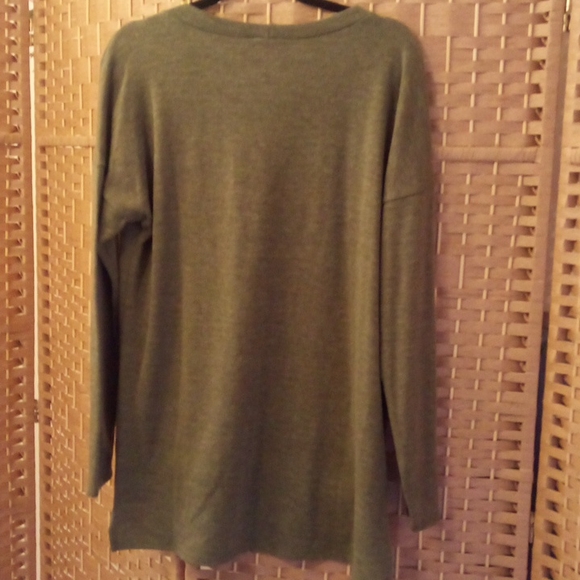 First Love 💕 New Ladies Blouse - Picture 2 of 2